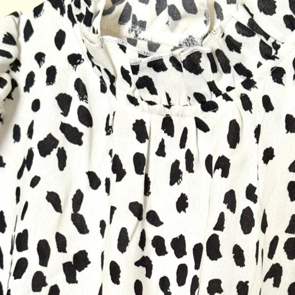 ENTRO • Ruffled Sleeve Button Closure Polka Dots Leopard Printed Pleated Shirt - Picture 7 of 7